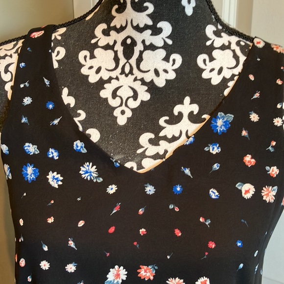 Black with floral print fully lined tank. - Picture 3 of 11